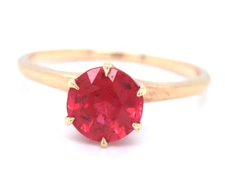 10kt Yellow gold round brilliant cut cubic zirconia ring