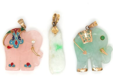 Lot of 3 Jade pendants in 14kt Yellow gold