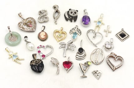 Group lot of Vintage 925 sterling silver pendants