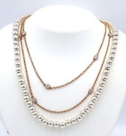 Lot of 2 necklaces