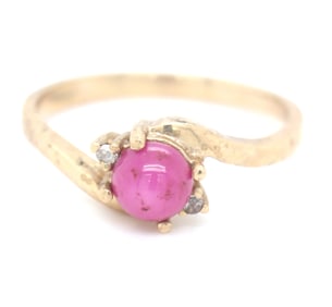 10kt Yellow gold star ruby ring
