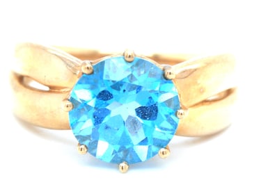 14kt Yellow gold round cut blue topaz cocktail ring