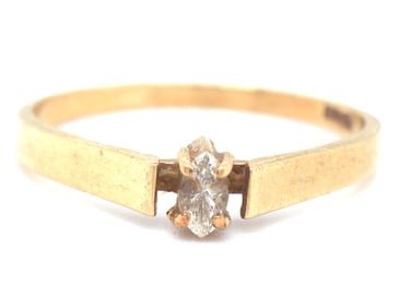 10kt Yellow gold tiny diamond ring