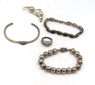 Group lot of Vintage 925 sterling silver Jewelry