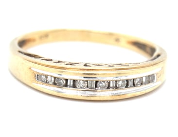 10kt Yellow gold diamond band