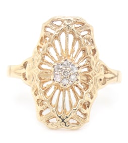 10kt Yellow gold Filigree diamond ring