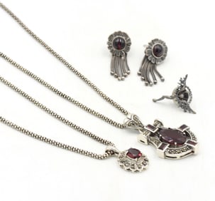 Group lot of Vintage 925 sterling silver miscellaneous jewelry