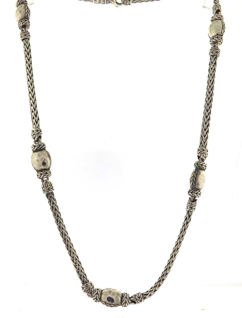 John Hardy Palu Hammered Station Necklace: 925 Sterling Silver Designed by John Hardy Palu Hammered Station 16" Chain Necklace. Total weight of Necklace 30 Grams.
