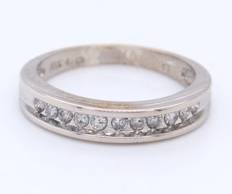 14KT White Gold Diamond Band