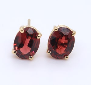 Beautiful Yellow Gold oval Garnet Stud Earrings