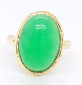 Powerful Yellow Gold oval Green Jade Ring