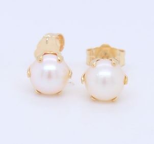 14kt Yellow gold 6mm white fresh water pearl stud earrings