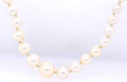 Vintage graduated pearl strand necklace with diamond clasp and shortener