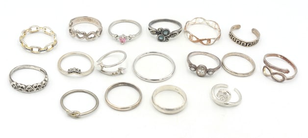 Group lot of 4 Vintage 925 sterling silver rings