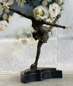 Ice Skater Sport Arena Sculpture Statue