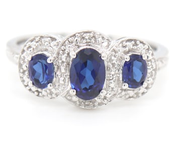 10kt White gold blue sapphire ring