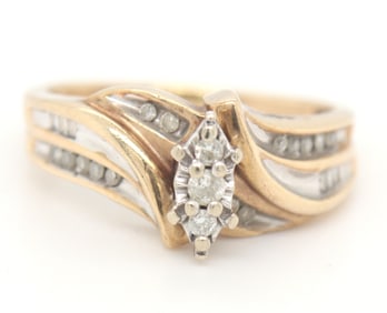 10kt Yellow gold diamond cluster ring