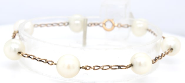 14kt Yellow gold white fresh water pearl bracelet