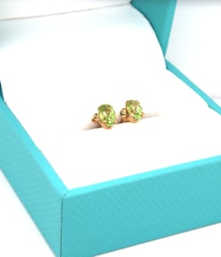 14kt Yellow gold oval peridot stud earrings