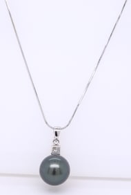 Gorgeous 14kt WG Tahitian Pearl and Diamond Accent Necklace