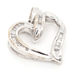 10kt White gold heart shaped diamond pendant
