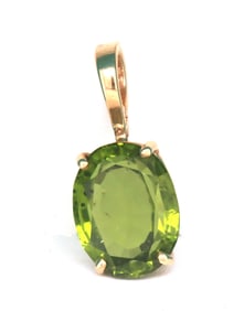 14kt Yellow gold oval peridot pendant