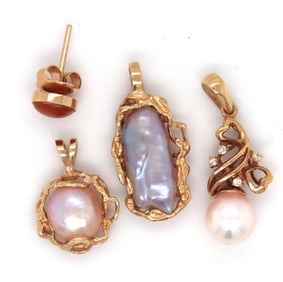 Lot of 3 14kt yellow gold pendants and coral single stud earrings