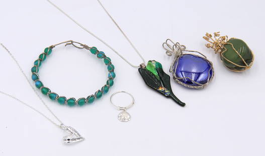 Lot of Costume Miscellaneous Jewelry: Lot of Costume Miscellaneous Jewelry.