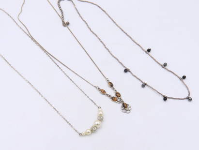 Group Lot of 3 Vintage 925 Sterling Silver Necklaces: Group Lot of 3 Vintage 925 Sterling Silver Necklaces. Total weight of Lot 9.41 Grams.