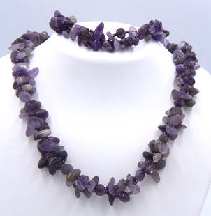 Amethyst necklace with matching bracelet: Amethyst 18 inches necklace with circle clasp and matching 8 inches bracelet. Total weight of lot 105.2 grams.
