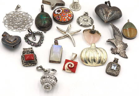 Group lot of Vintage 925 sterling silver pendants: Group lot of Vintage 925 sterling silver pendants. Total weight of lot 100.1 grams.