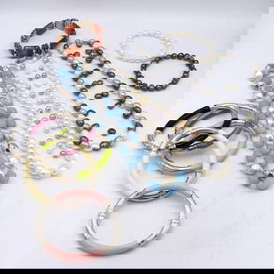 Big group lot of sterling silver Pearl Jewelry: Big group lot of sterling silver Pearl Jewelry. Necklaces. Bangles and bracelet. Total weight of lot 316.5 grams.