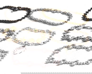 Group lot of 5 Vintage 925 sterling silver bracelets: Group lot of 5 Vintage 925 sterling silver bracelets. Total weight of lot is 53.5 grams.