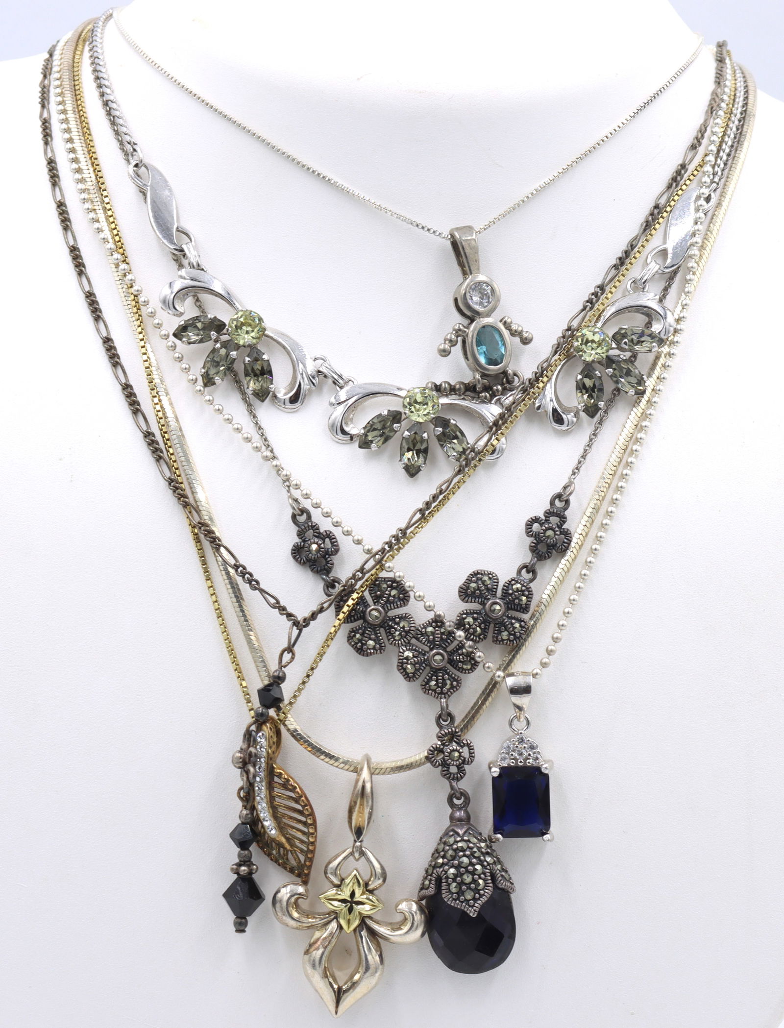 Group lot of 7 Vintage 925 sterling silver necklaces (1 of 9)