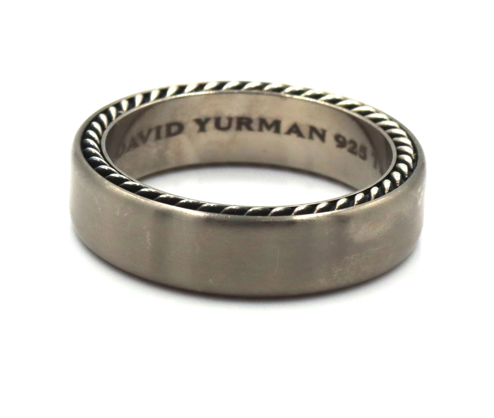 David Yurman Streamline Titanium band 6mm: David Yurman Streamline Titanium band 6mm. The total weight of the band is 5.80 grams. Ring size 10.5".