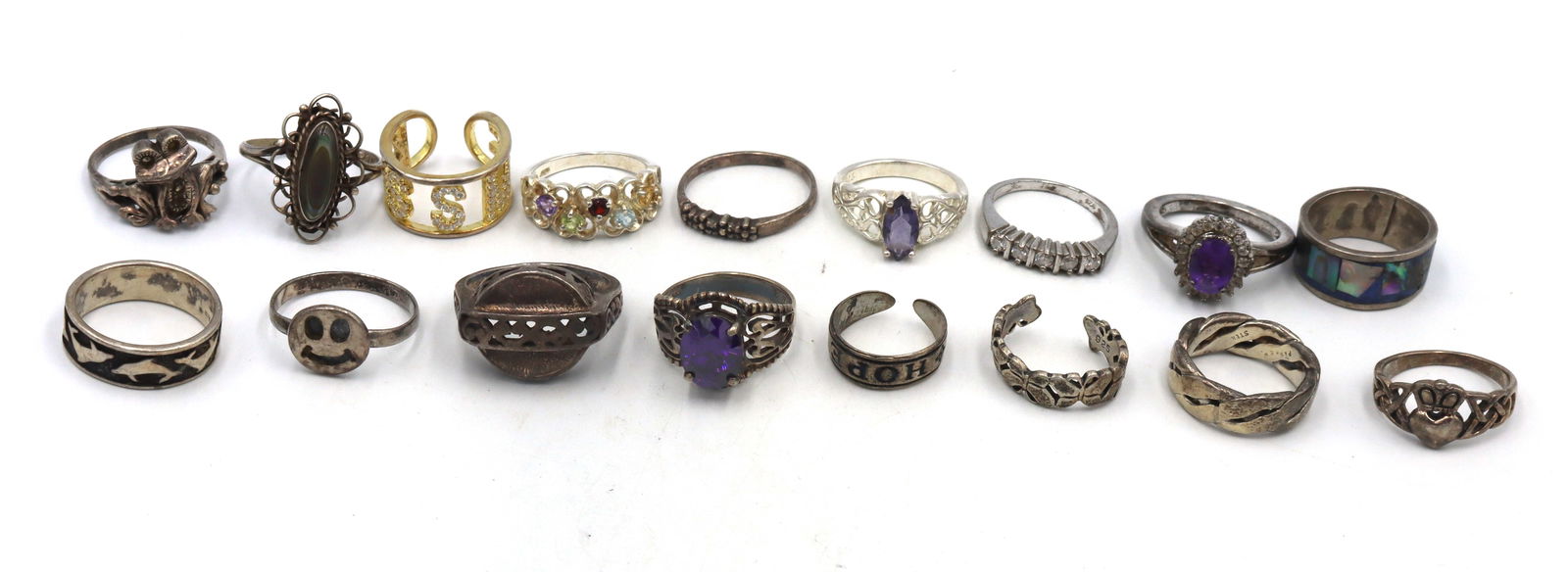 Group lot of Vintage 925 sterling silver rings: Group lot of Vintage 925 sterling silver rings. The total weight of the rings is 54.4 grams.