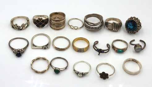Group lot of vintage 925 sterling silver rings
