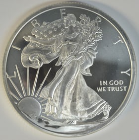 Walking Liberty Design on both sides pure 5 Troy Oz .999 fine silver medallion
