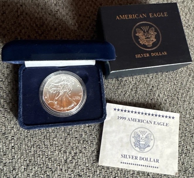 1999 Silver American Eagle One Dollar Coin Specifications (1 of 3)