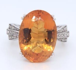 10KT White Gold large Oval Cirtrine Ring