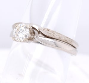 14kt White gold approximate 0.41ctw diamond wedding set