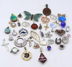 Group lot of Vintage 925 sterling silver charms and pendants
