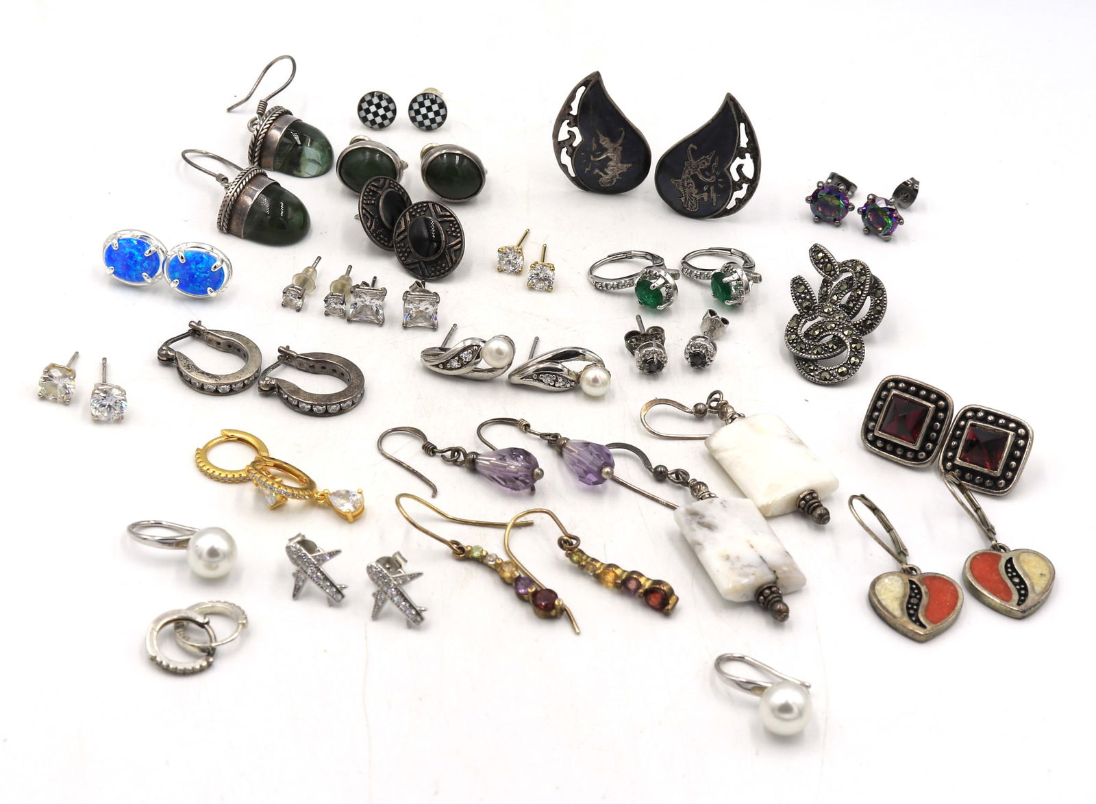 Group lot of Vintage 925 sterling silver earrings (1 of 9)
