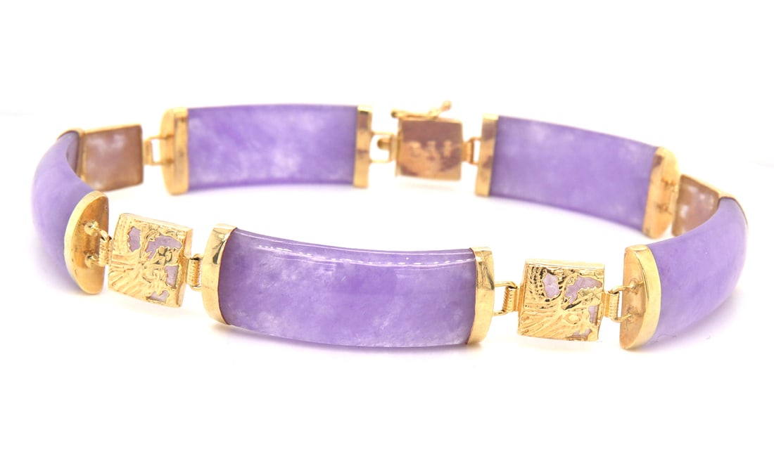 14kt Yellow gold Lavender Jade bracelet: 14kt Yellow gold Lavender Jade link 8 inches bracelet. Total weight of bracelet is 16.9 grams.