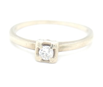 Vintage style 14kt White gold round brilliant cut diamond ring
