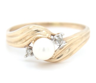 10kt Yellow gold pearl ring