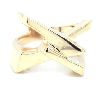 14kt Yellow gold Cris Cross fancy ring