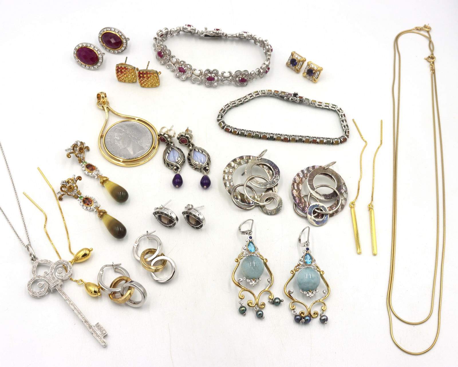 Group lot of Vintage 925 sterling silver miscellaneous jewelry (1 of 14)