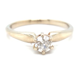 14kt White gold round brilliant cut diamond ring