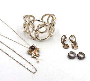 Lot of Vintage 925 sterling silver jewelry